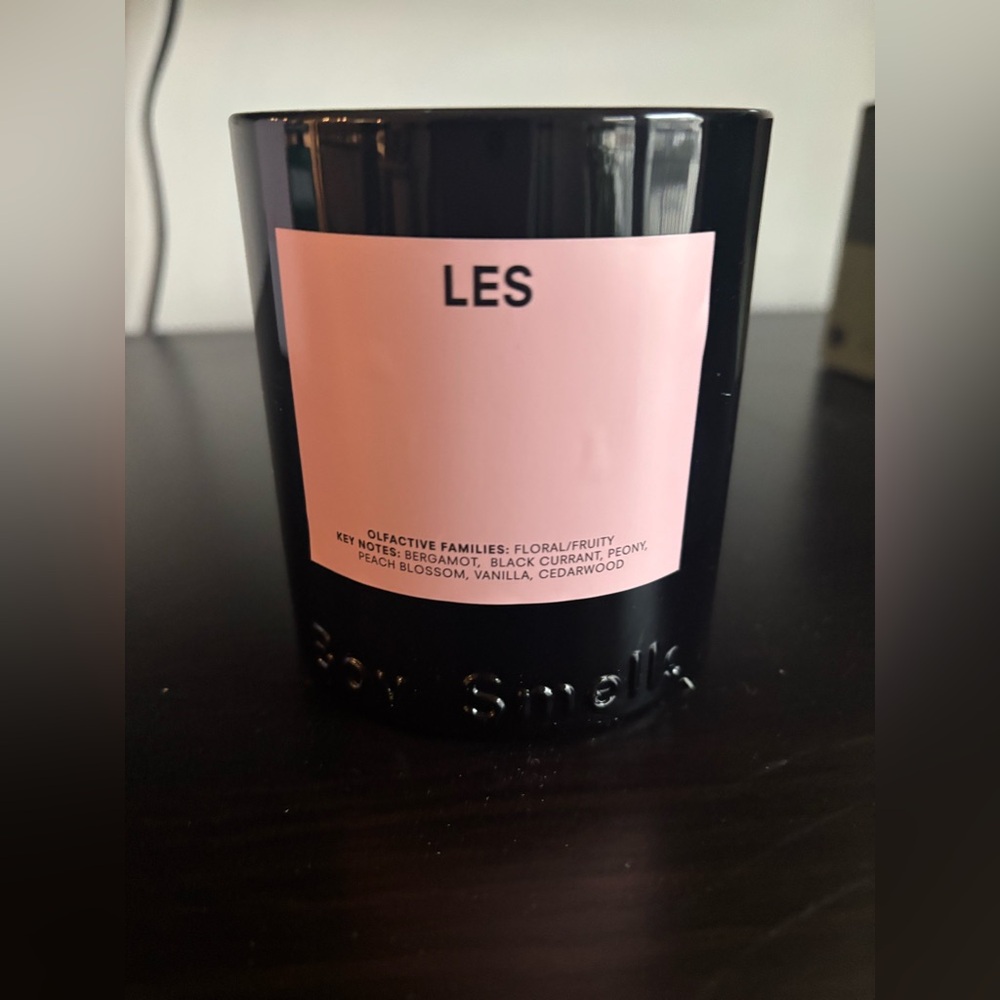 Boy Smells Pink LES Candle With Box - Picture 2 of 3